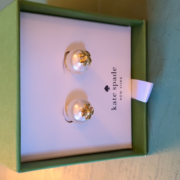 NIB KATE SPADE PEARLS ON PEARLS STUD EARRINGS - Picture 12 of 13